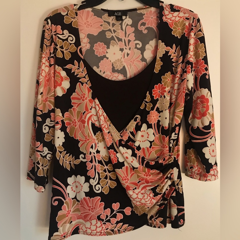 AGB V Neck 3/4 sleeve top